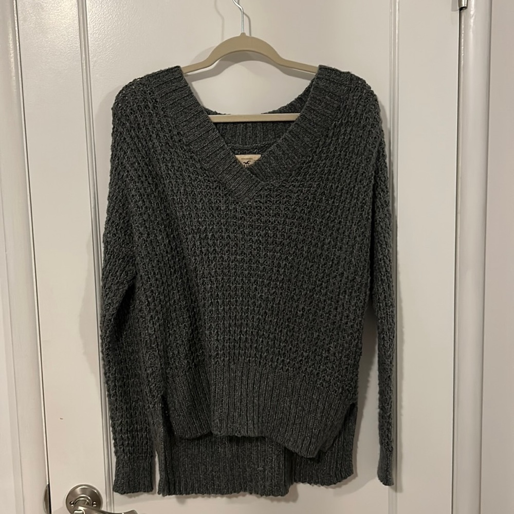 Hollister Gray Knit Sweater V-neck Size Small